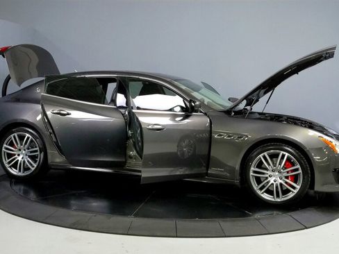 Used 2017 Maserati Quattroporte S GranSport image 16