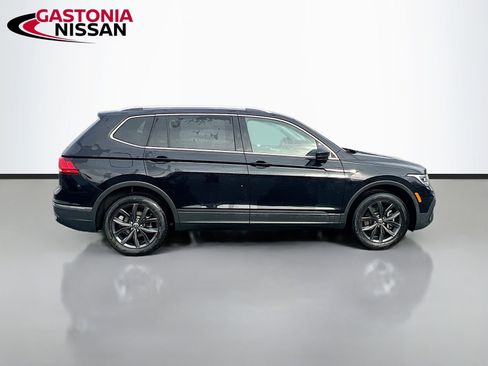 Used 2024 Volkswagen Tiguan SE image 10