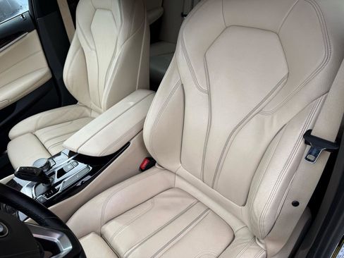 Used 2017 BMW 540i xDrive image 6