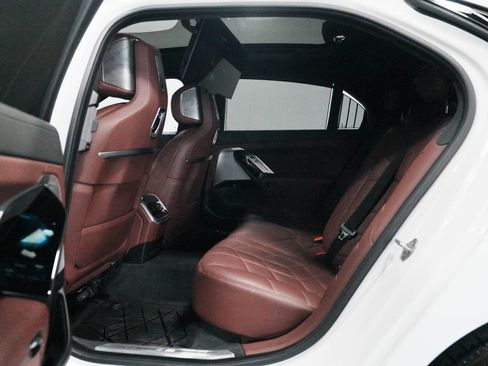 Used 2023 BMW 760i xDrive image 31