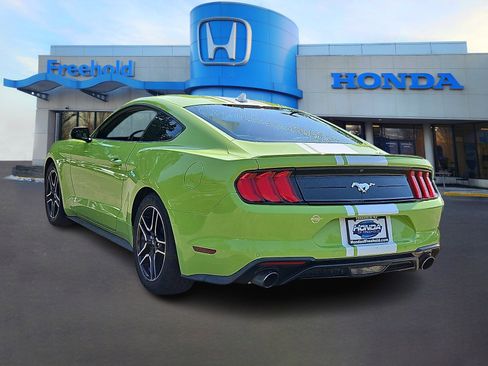 Used 2020 Ford Mustang Premium RWD image 4