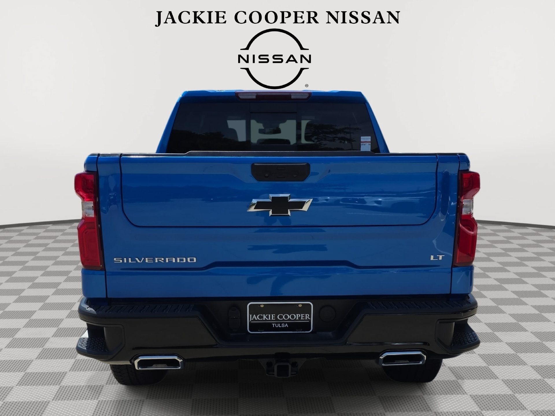 Used 2025 Chevrolet Silverado 1500 LT Trail Boss w/ Convenience Package II AWD/4WD image 6
