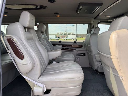 Used 2014 Ford E-150 and Econoline 150 w/ RV Plus Package RWD image 16
