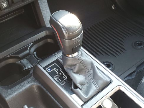 Certified 2023 Toyota Tacoma TRD Off-Road AWD/4WD image 30