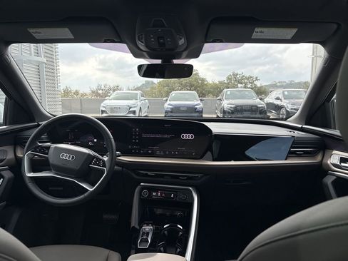 Used 2025 Audi Q5 Premium w/ Convenience Package image 19