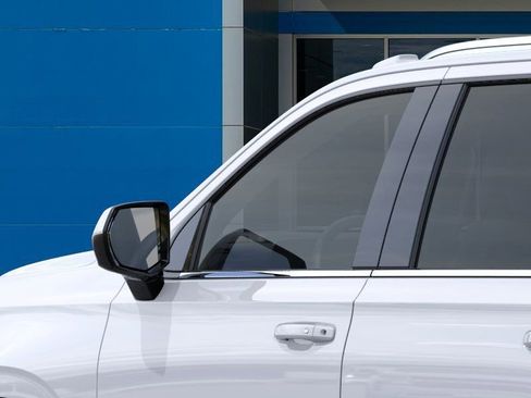 New 2026 Chevrolet Suburban LS image 12