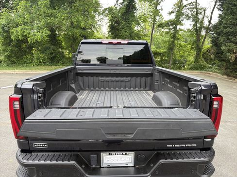 Used 2024 GMC Sierra 3500 Denali Ultimate AWD/4WD image 23