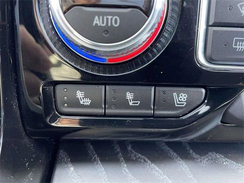 Certified 2022 GMC Yukon Denali image 24