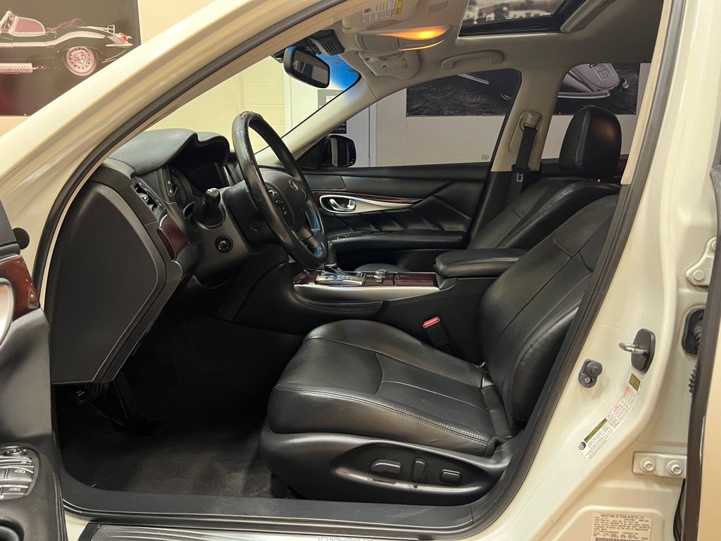 Used 2018 INFINITI Q70 L 3.7 RWD image 17