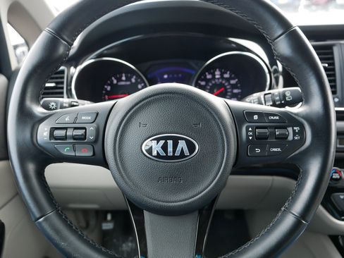 Used 2016 Kia Sedona EX image 25