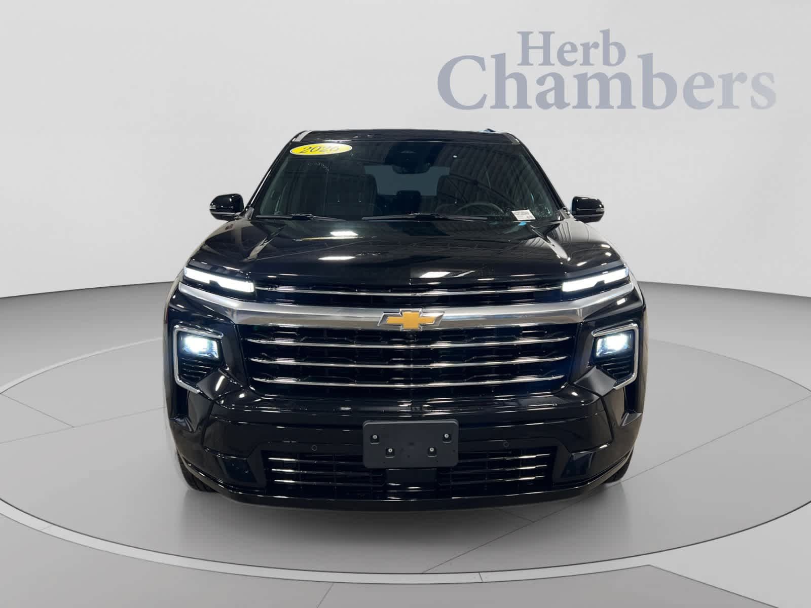 Used 2026 Chevrolet Traverse High Country w/ LPO, Floor Liner Package AWD/4WD image 2