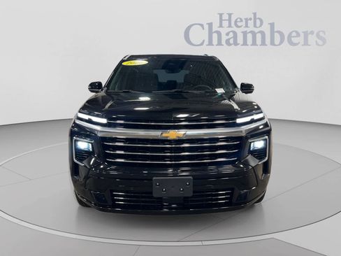 Used 2026 Chevrolet Traverse High Country w/ LPO, Floor Liner Package AWD/4WD image 2
