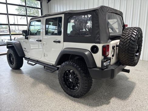Used 2009 Jeep Wrangler Unlimited X AWD/4WD image 2