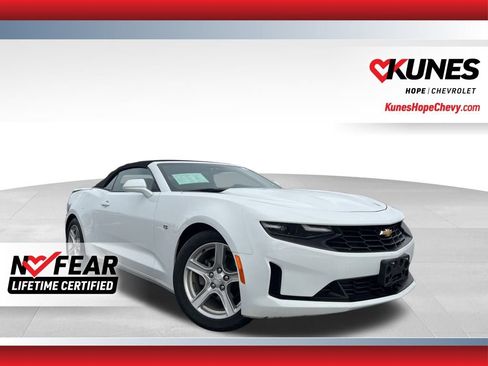 Used 2023 Chevrolet Camaro LT image 1