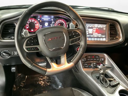 Used 2022 Dodge Challenger SRT Hellcat RWD image 11