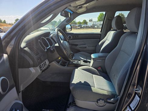 Used 2011 Toyota Tacoma 4x4 Double Cab w/ TRD Sport Pkg w/JBL Audio image 7