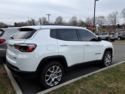 Used 2022 Jeep Compass Latitude w/ Sun and Sound Group image 7