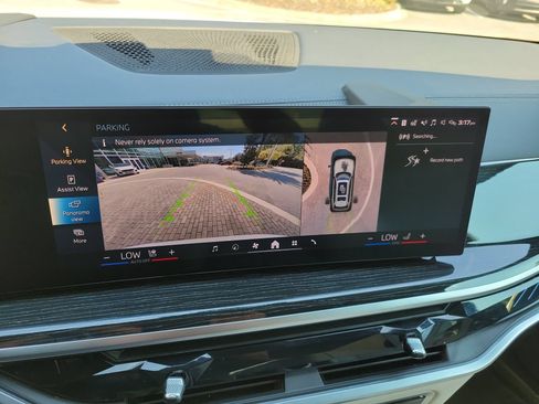 Used 2025 BMW X7 M60i AWD/4WD image 42
