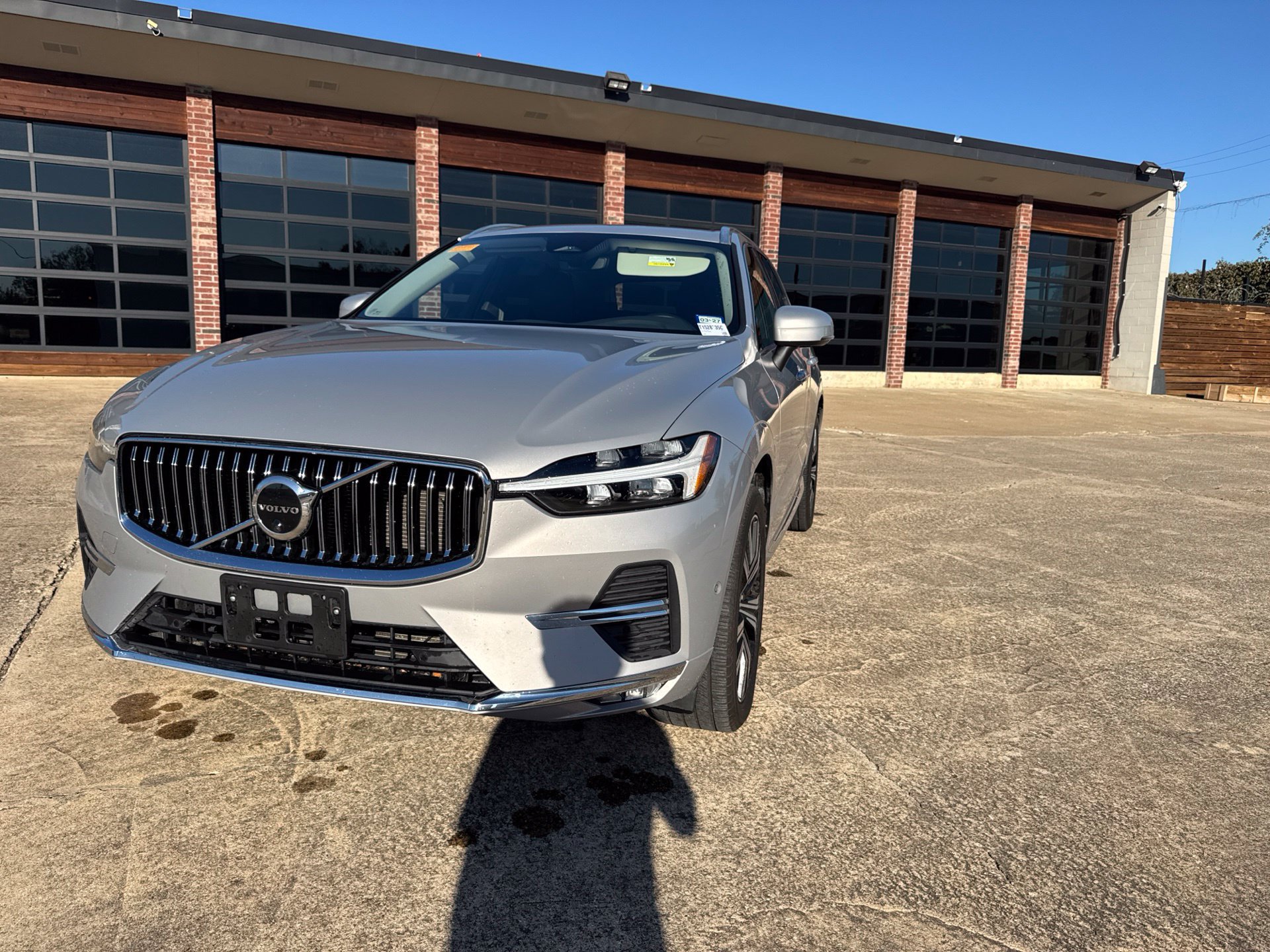 Used 2023 Volvo XC60 B5 Plus w/ Protection Package Premier FWD image 1