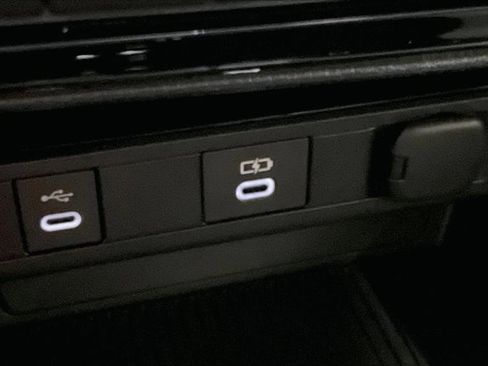 New 2026 Toyota Prius Plug-In Hybrid FWD image 23