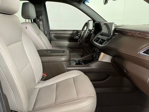 Used 2021 Chevrolet Tahoe LT w/ Luxury Package RWD image 17