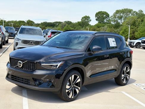 New 2026 Volvo XC40 B5 Ultra w/ Climate Package image 3