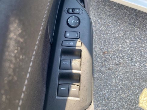 Used 2019 Honda Insight LX image 11