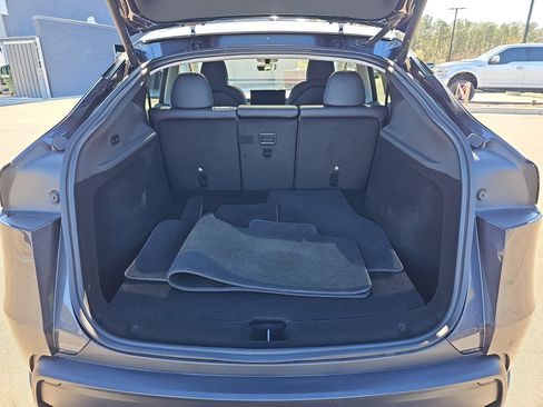 Used 2026 Tesla Model Y 2WD image 12