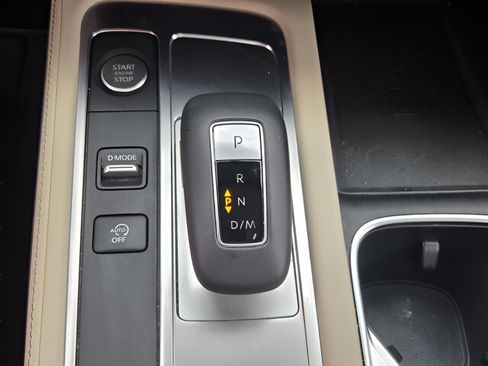 Used 2025 INFINITI QX60 Luxe w/ Vision Package image 19