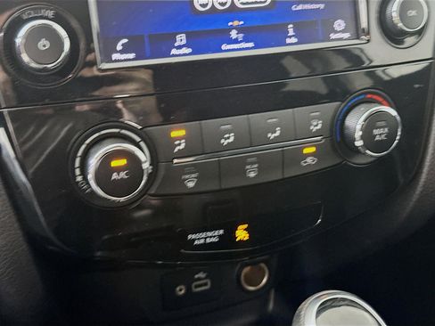 Used 2022 Nissan Rogue Sport S FWD image 23