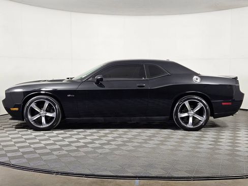 Used 2014 Dodge Challenger R/T image 3