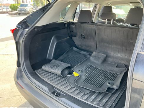 Used 2021 Toyota RAV4 LE image 18