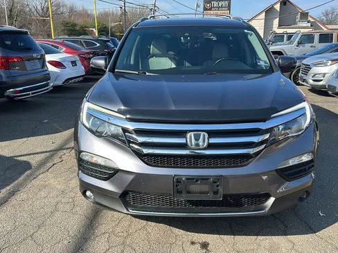 Used 2017 Honda Pilot Elite image 2