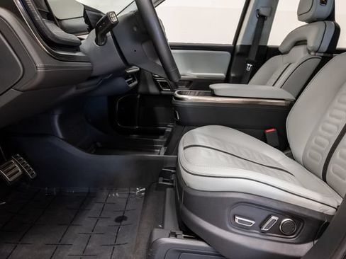 Used 2024 Rivian R1S Adventure AWD/4WD image 10