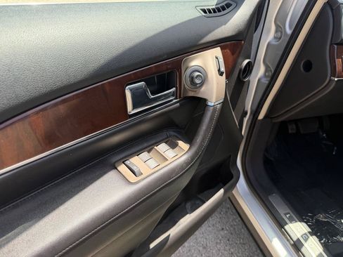 Used 2012 Lincoln MKX AWD image 10