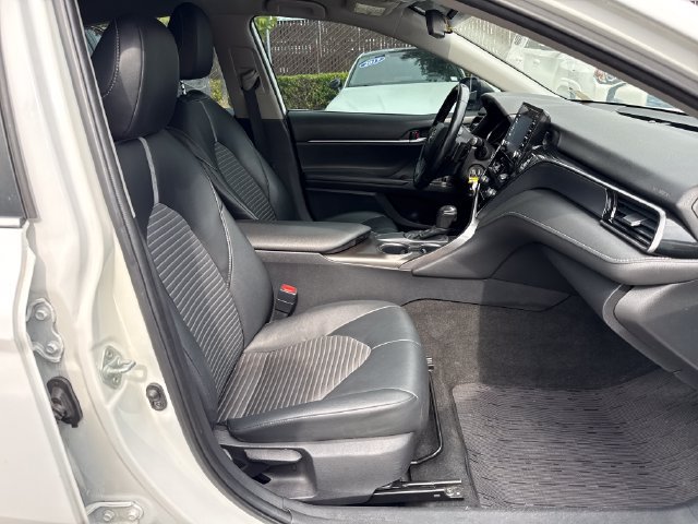 Used 2021 Toyota Camry SE FWD image 9