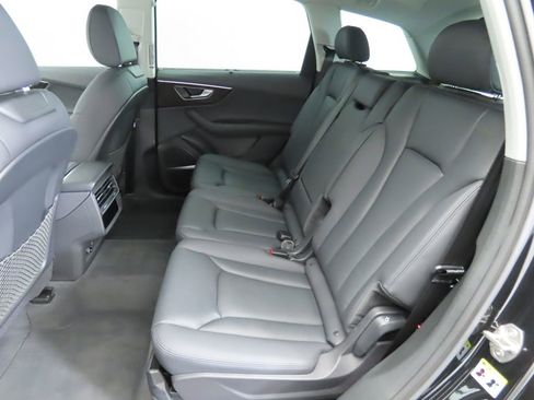 Used 2023 Audi Q7 3.0T Prestige image 21