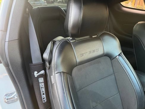 Used 2016 Ford Mustang Shelby GT350 w/ Technology Package image 19