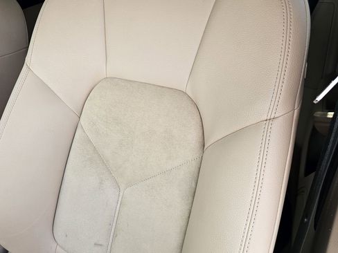 Used 2021 Porsche Macan image 25