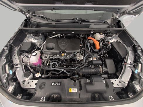 Used 2025 Toyota RAV4 LE AWD/4WD image 8