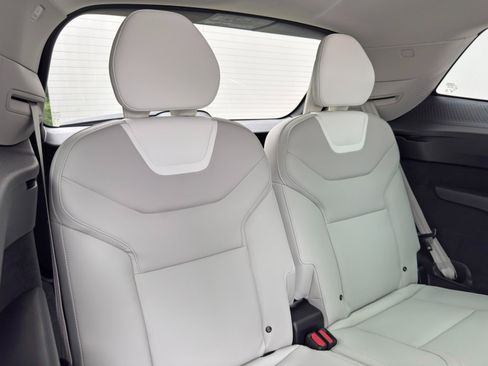 Used 2025 Volvo EX90 Ultra AWD/4WD image 38