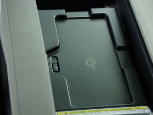 Used 2022 Toyota Highlander XLE image 26