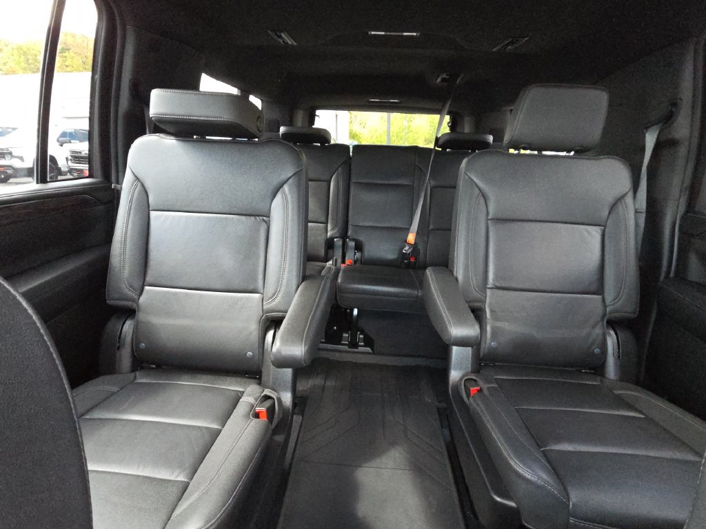Certified 2024 Chevrolet Suburban Z71 w/ Luxury Package AWD/4WD image 25