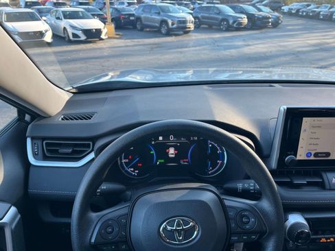Used 2025 Toyota RAV4 LE image 16