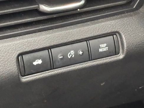 Used 2024 Nissan Altima 2.5 S image 12