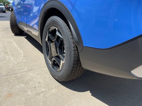 New 2026 Kia Sportage EX FWD image 17