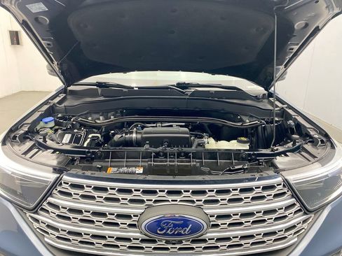 Used 2021 Ford Explorer Limited w/ Equipment Group 301A AWD/4WD image 11