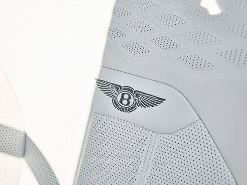 Used 2023 Bentley Bentayga Extended Wheelbase AWD/4WD image 47