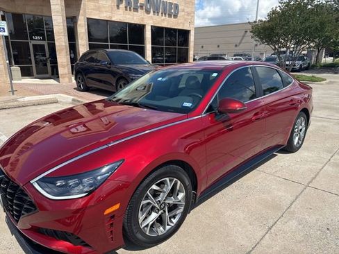 Used 2023 Hyundai Sonata SEL FWD image 2