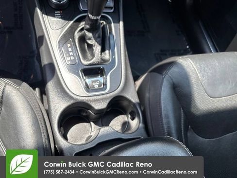 Used 2019 Jeep Cherokee Limited AWD/4WD image 19